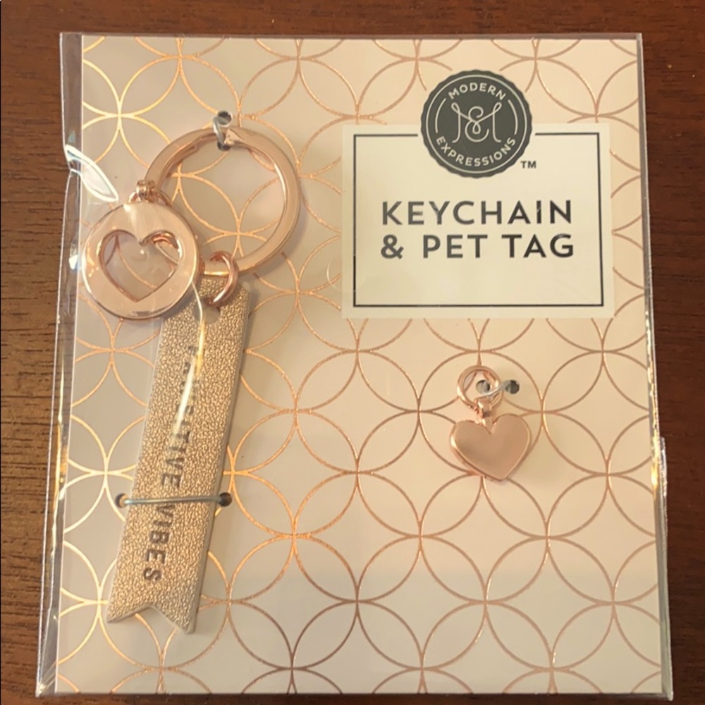 🎉HP 9-17-21🎉 Rose gold keychain & pet tag.